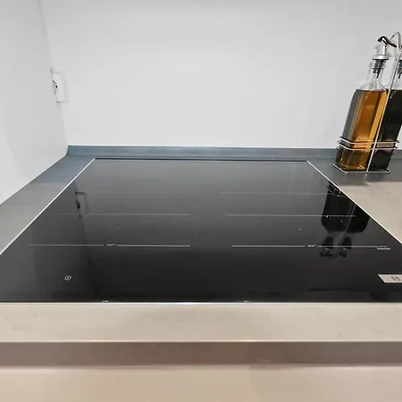 Hochwertiger Ausgestatteter Fuer 8 Personen, 3 Schlafzimmer, 2 Parkplaetze, Wlan Lägenhet