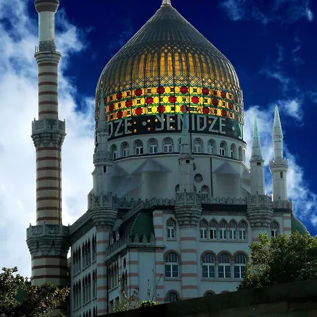 Lägenhet Hochwertiger Ausgestatteter Fuer 8 Personen, 3 Schlafzimmer, 2 Parkplaetze, Wlan *