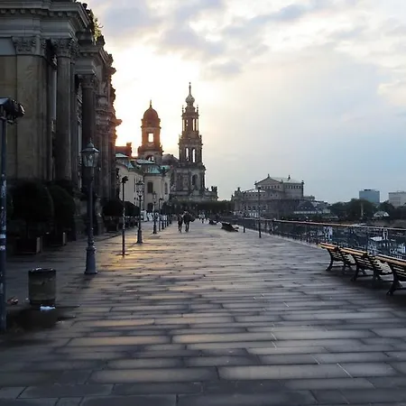 דירה Hochwertiger Ausgestatteter Fuer 8 Personen, 3 Schlafzimmer, 2 Parkplaetze, Wlan *