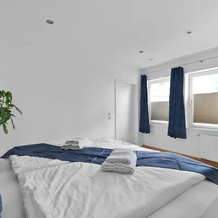 Apartment Hochwertiger Ausgestatteter Fuer 8 Personen, 3 Schlafzimmer, 2 Parkplaetze, Wlan *