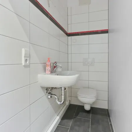 Hochwertiger Ausgestatteter Fuer 8 Personen, 3 Schlafzimmer, 2 Parkplaetze, Wlan