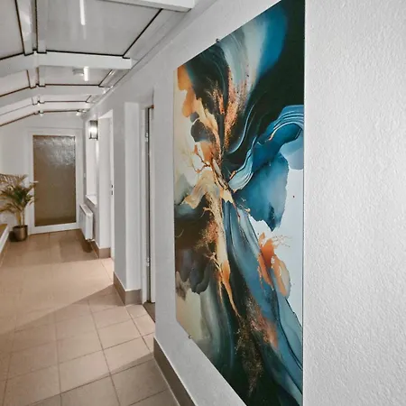 Hochwertiger Ausgestatteter Fuer 8 Personen, 3 Schlafzimmer, 2 Parkplaetze, Wlan Appartement Dresden