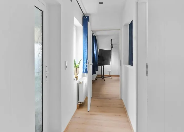 Hochwertiger Ausgestatteter Fuer 8 Personen, 3 Schlafzimmer, 2 Parkplaetze, Wlan * Dresden