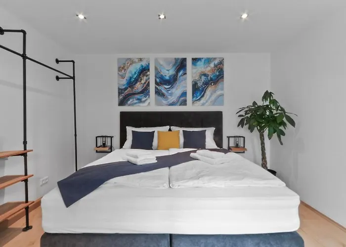 Hochwertiger Ausgestatteter Fuer 8 Personen, 3 Schlafzimmer, 2 Parkplaetze, Wlan