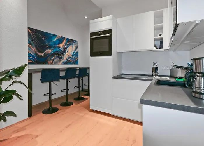 Hochwertiger Ausgestatteter Fuer 8 Personen, 3 Schlafzimmer, 2 Parkplaetze, Wlan Dresden