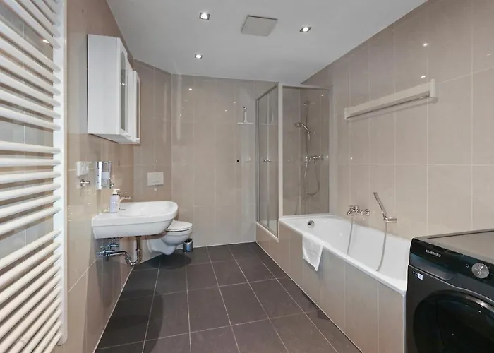 Hochwertiger Ausgestatteter Fuer 8 Personen, 3 Schlafzimmer, 2 Parkplaetze, Wlan Apartamento *