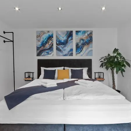 Hochwertiger Ausgestatteter Fuer 8 Personen, 3 Schlafzimmer, 2 Parkplaetze, Wlan