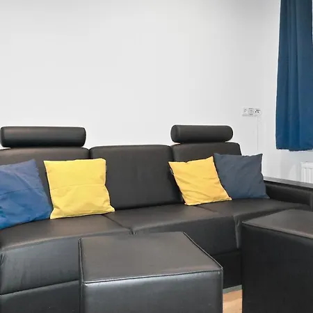 Exclusive Bungalow! 4 Rooms, 8 People, 2x Parking Апартаменты Дрезден