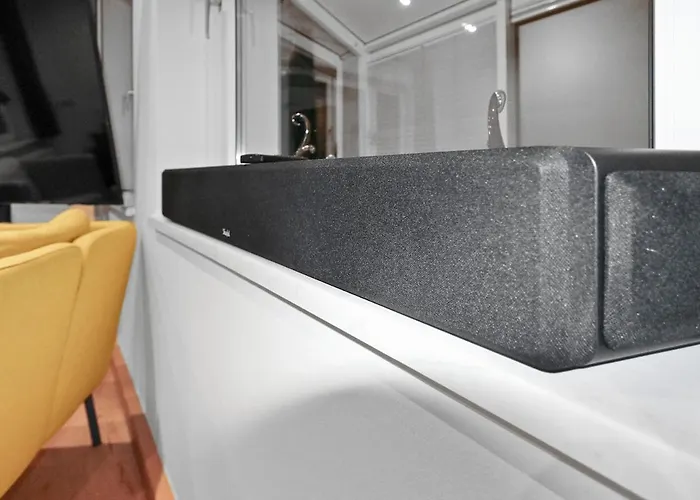 Hochwertiger Ausgestatteter Fuer 8 Personen, 3 Schlafzimmer, 2 Parkplaetze, Wlan * 드레스덴