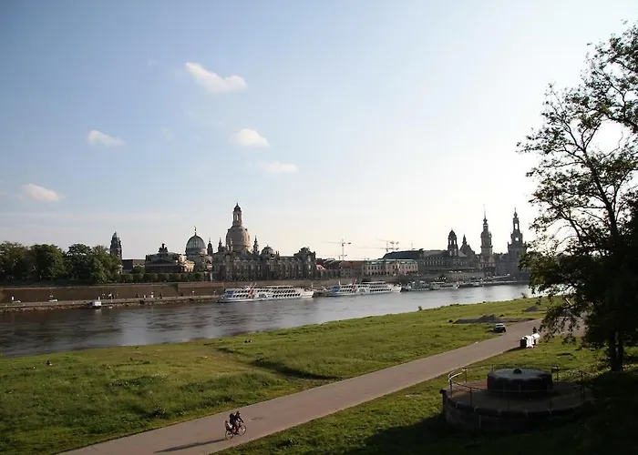 아파트 Hochwertiger Ausgestatteter Fuer 8 Personen, 3 Schlafzimmer, 2 Parkplaetze, Wlan