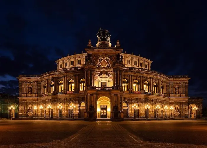 Hochwertiger Ausgestatteter Fuer 8 Personen, 3 Schlafzimmer, 2 Parkplaetze, Wlan 아파트 드레스덴