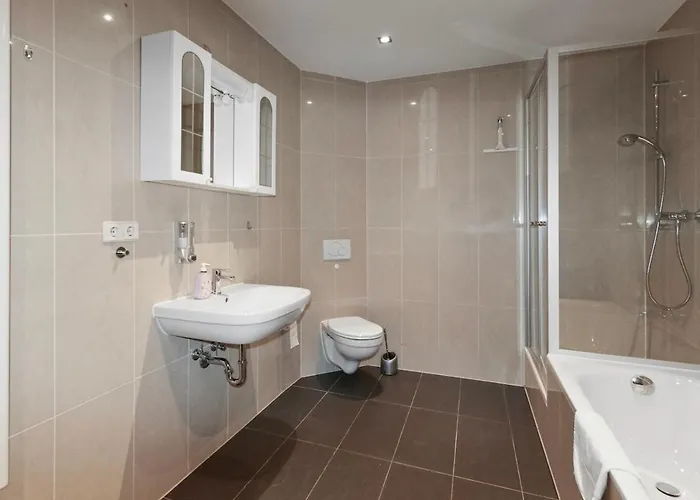 Hochwertiger Ausgestatteter Fuer 8 Personen, 3 Schlafzimmer, 2 Parkplaetze, Wlan 드레스덴