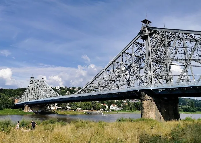 아파트 Hochwertiger Ausgestatteter Fuer 8 Personen, 3 Schlafzimmer, 2 Parkplaetze, Wlan 드레스덴