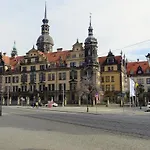 Hochwertiger Ausgestatteter Fuer 8 Personen, 3 Schlafzimmer, 2 Parkplaetze, Wlan *