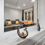 Hochwertiger Ausgestatteter Fuer 8 Personen, 3 Schlafzimmer, 2 Parkplaetze, Wlan *