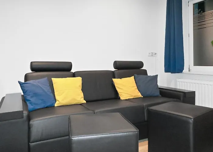 Hochwertiger Ausgestatteter Fuer 8 Personen, 3 Schlafzimmer, 2 Parkplaetze, Wlan 公寓 德累斯顿