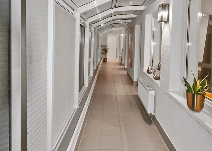 公寓 Hochwertiger Ausgestatteter Fuer 8 Personen, 3 Schlafzimmer, 2 Parkplaetze, Wlan